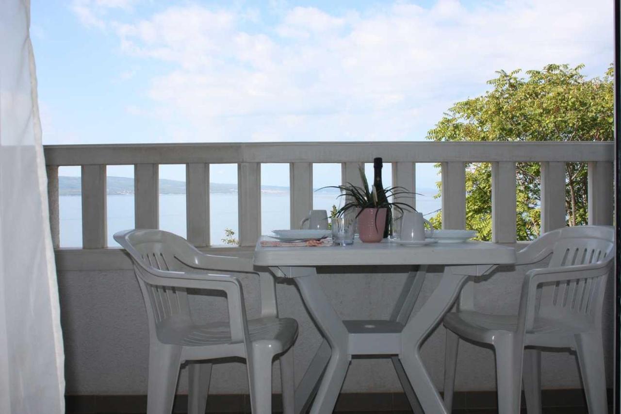 Villa Dvor Apartments Омиш Экстерьер фото